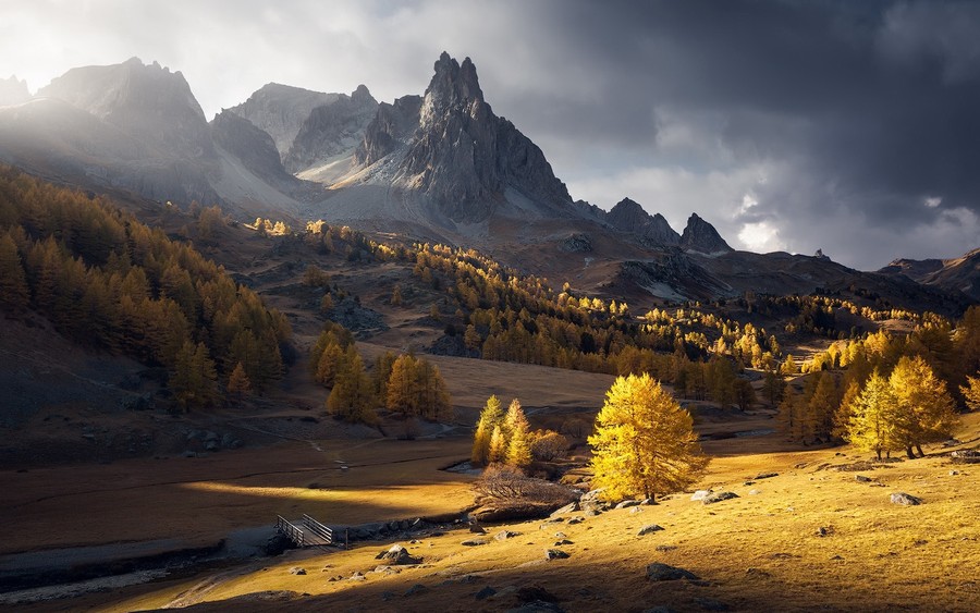 Autumn Majesty: Golden Peaks Serenade