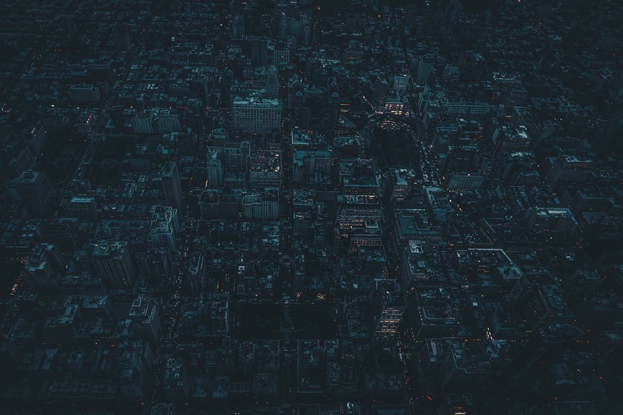 Metropolis at Twilight: Neon Veins of the City