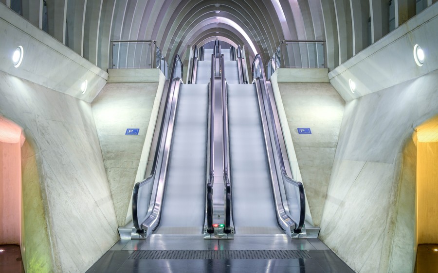 Modern Minimalist Escalator Architecture