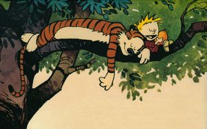 Calvin and Hobbes in the Tree - Niedliches Hintergrundbild