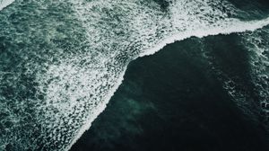Ocean's Pulse: A Minimalist Wave in Motion - Cute Wallpaper