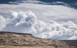 Spectacular Sunset Over Mountain Waters: Vibrant Wilderness Elegance - Cute Wallpaper