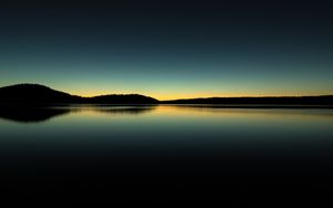 Tranquil Sunrise Over Silent Lakes: A Symphony of Stillness - かわいい壁紙