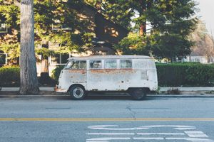 Vintage Van Serenity - Cute Wallpaper